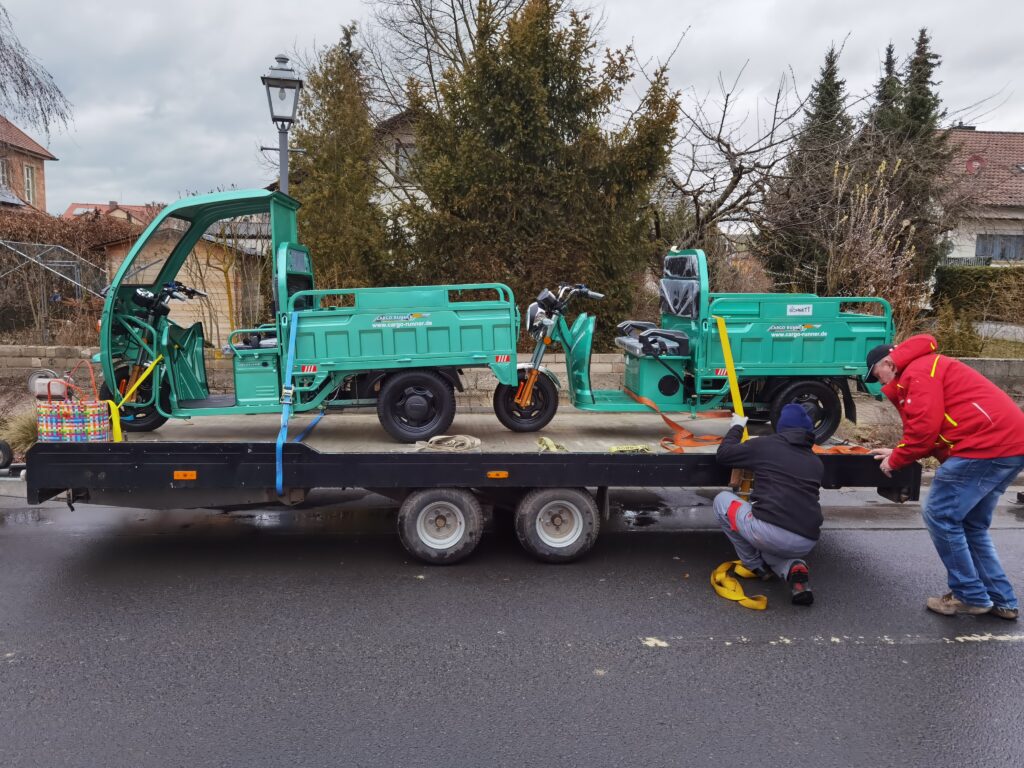 Befestigung neuer Cargo Runner Lastenräder auf einem Transporter