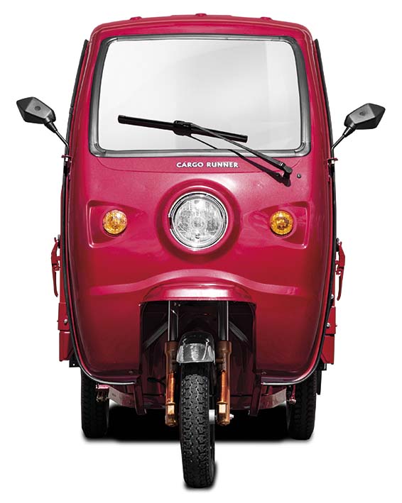 Frontalansicht des Classic Plus mit zwei Spiegeln und rundem Frontscheinwerfer