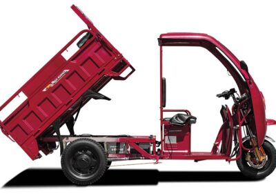 Seitenansicht Cargo Runner Classic Plus mit gekippter Ladefläche