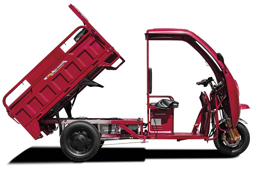 Seitenansicht Cargo Runner Classic Plus mit gekippter Ladefläche