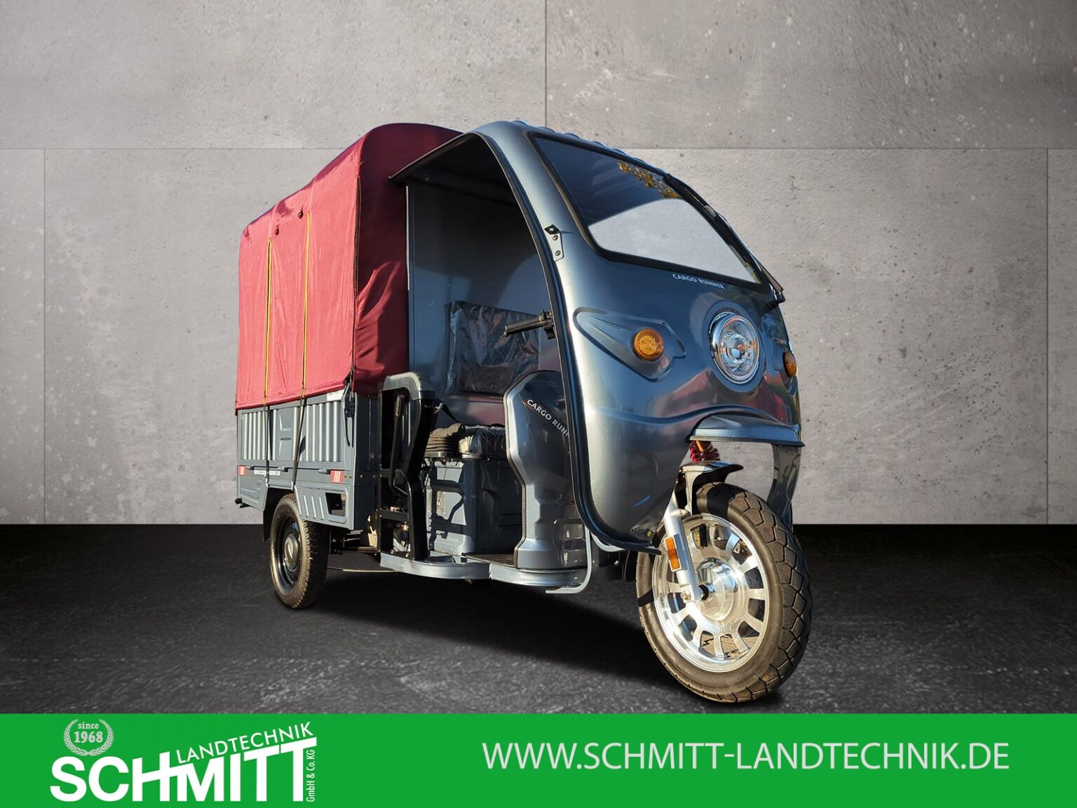 Frontansicht Cargo Runner Big mit roter Plane