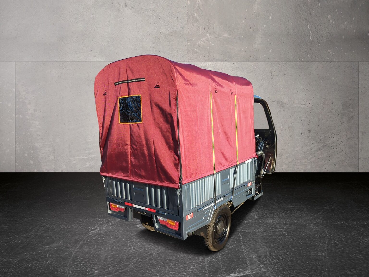 Cargo Runner Big mit roter Plane Außenansicht