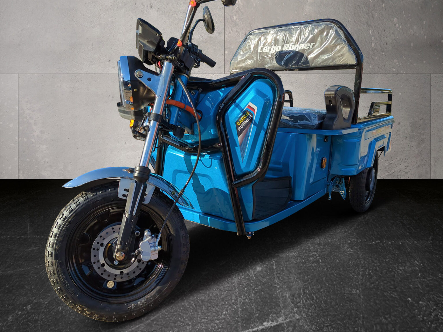 Nahaufnahme Vorderansicht des Cargo Runner Compact blau