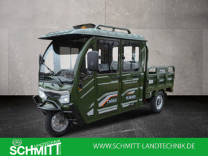 Dreiviertelansicht des grünen Cargo Runner Doppelkabiners mit Sicht auf Fahrerbereich