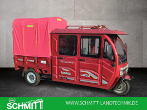 Seitenansicht roter Cargo Runner Doppelkabiner mit roter Plane