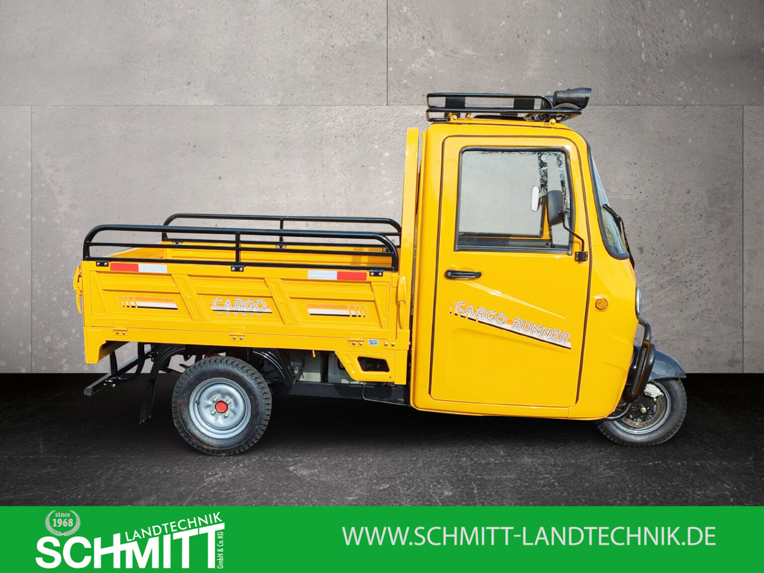 Seitenansicht links des gelben Voltina mit geschlossener Ladefläche